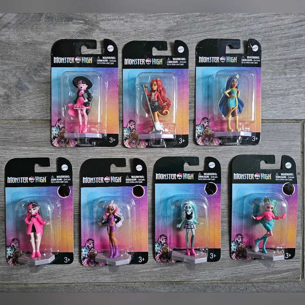 7 MONSTER HIGH Figurines NWT